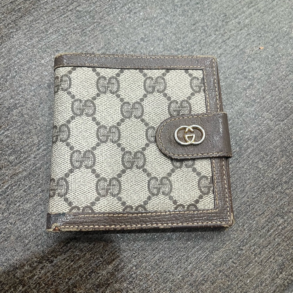 Vintage Gucci wallet